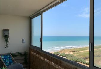 L Horizon - Vue sur l Oc  an has Balcony rooms