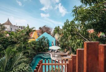 Pietermaai Oasis allows 18 year olds to book a room