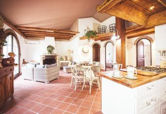 Relais Casale Il Poggetto - OLIVO 1 allows 18 year olds to book a room