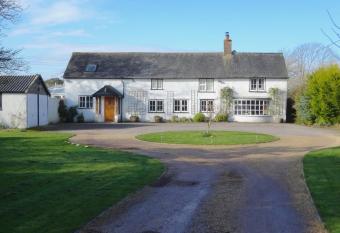 Hunters Croft allows 18 year olds to book a room