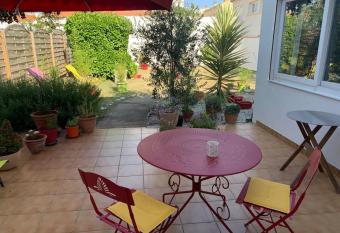 Charmant studio has Balcony rooms