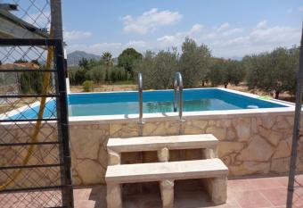 Agradable Casa de campo has Balcony rooms