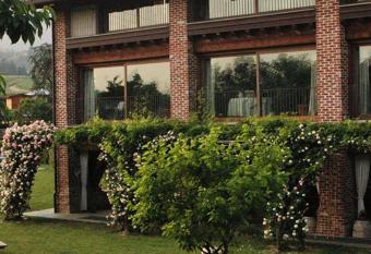 B&B Il Posto delle Rose has Balcony rooms