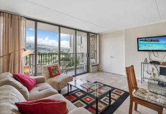 Maluhia Mountain View Suite 1 bed 1 Free Parking has rooms with a private hot tub