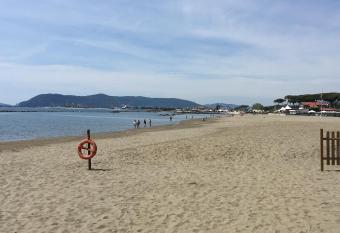 Appartamento con giardino has Balcony rooms