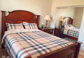 Cozy And Comfortable #202 Room allows 18 year olds to book a room