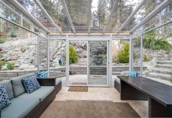 Caledonia Vacation Home has Balcony rooms