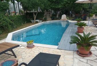 KATY&MLADEN 1 has Balcony rooms