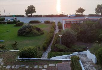 Diving in the sea in 50 paces has Balcony rooms