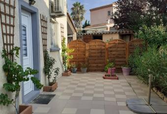 F1 proche mer allows 18 year olds to book a room