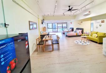 Sunway Geo Avenue / Sunway Medical Centre / Pyramid / Lagoon allows 18 year olds to book a room