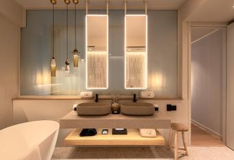 REED Luxury Hotel by Balaton allows 18 year olds to book a room