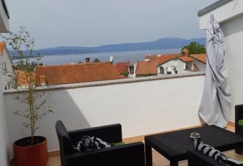 New apartment with terrace and sea view has Balcony rooms