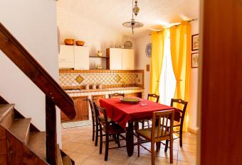 Lo Zio Michele Apartments has Balcony rooms