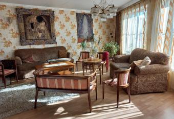 Toompuiestee hoovimaja has Balcony rooms