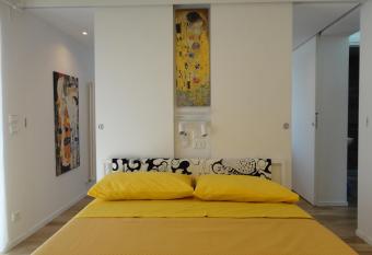 CASA KLIMT con parcheggio privato gratuito su richiesta has Balcony rooms