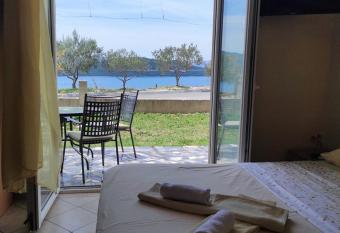 Apartments Dra  enka has Balcony rooms