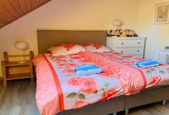 B&B Oostkapelle aan Zee has Balcony rooms