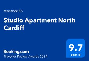 Studio Apartment North Cardiff has Balcony rooms