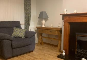 Beautiful 2-Bed House in Larne with free parking has Balcony rooms