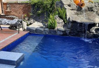 Air Luxury allows 18 year olds to book a room