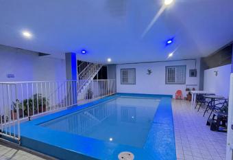 Little Vacacional - Apartments in S  balo Country allows 18 year olds to book a room