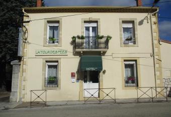 h  tel la tour des f  es has Balcony rooms