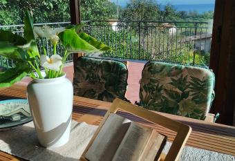 VILLA MEDITERRANEA has Balcony rooms