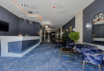 ACAR SMART OTEL has rooms with a private hot tub