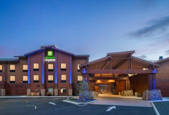 Holiday Inn Express Klamath - Redwood Ntl Pk Area By IHG allows 18 year olds to book a room