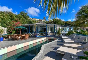 Villa Ordnance has Balcony rooms