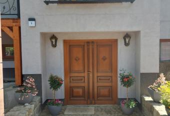 La Brigitte et Bernd allows 18 year olds to book a room