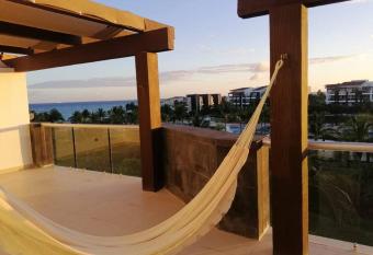 Ocean View PH has rooms with a private hot tub