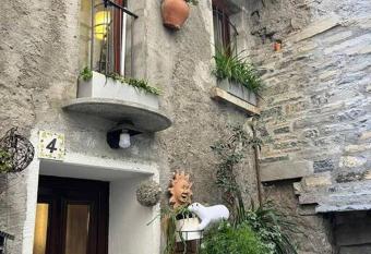 Cozy house in the old town allows 18 year olds to book a room