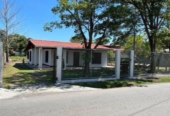 Amplia Casa en Paquera has Balcony rooms