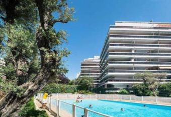 Knot 4 Sail : Sunny sea view by the pool ! has Balcony rooms