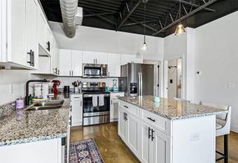 Brand New Condo near downtown Nash w washer dryer has Balcony rooms