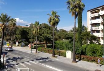 Entre Terre et Mer has Balcony rooms