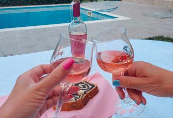 Cvrkut Ptica - Mladenovac has Balcony rooms