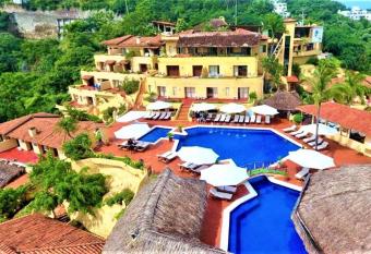 hotel plaza tucanes has Balcony rooms