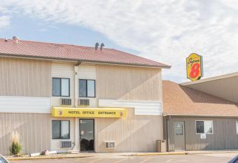 Super 8 by Wyndham Luverne I90 allows 18 year olds to book a room