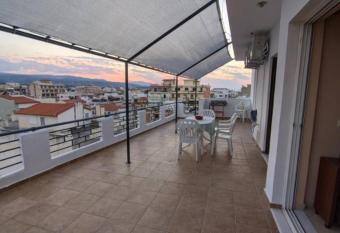                                   4                                                       has Balcony rooms