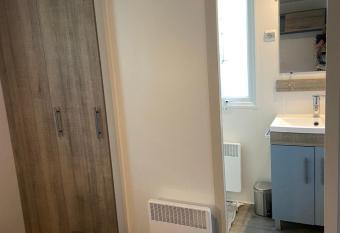 Mobilhome 516 allows 18 year olds to book a room