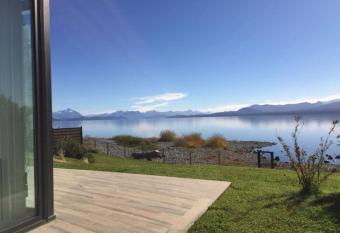 Paraiso Nahuel Huapi has rooms with a private hot tub