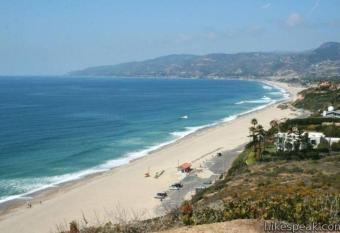 Malibu Ocean Villa With King Bed  Hot Tub  Beach  Bbq has rooms with a private hot tub