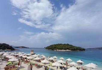 Vila Rafael Ksamil allows 18 year olds to book a room