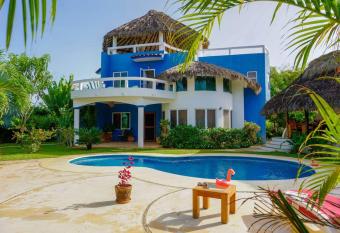 Casa Bibi, A.c, Wifi Starlink, Breakfast, Hot water allows 18 year olds to book a room