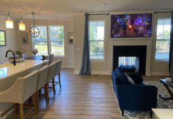 Brand New Home in White Creek Bethany Beach. has Balcony rooms