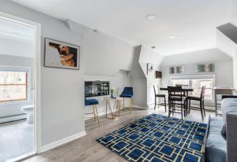 High End Plush Glamorous Hidden Gem allows 18 year olds to book a room