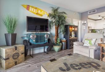 Memories in the Making at Laketown Wharf #211 by Nautical Properties has rooms with a private hot tub